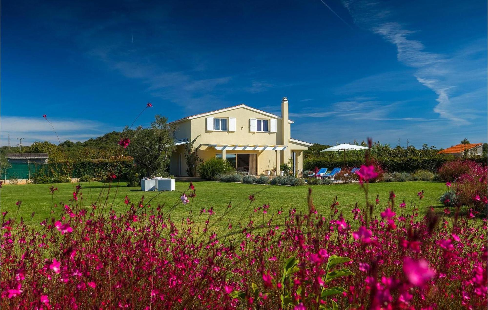 Villa Nella Rovinj Exterior photo